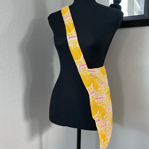 FREE PEOPLE Limited Edition Muslin Yellow Seashell Tote Bag Crossbody - Picture 4 of 7